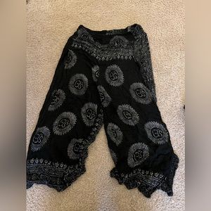 Selling some boho pants! I’m about 5’8 and they stop at my ankle